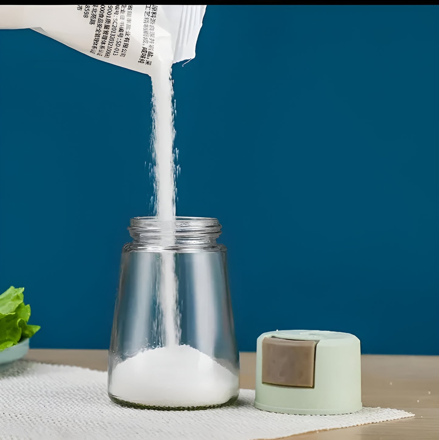 Sealed Seasoning quantitative Bottle